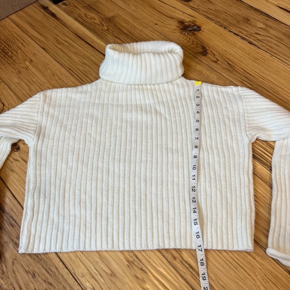 Boxy Ribbed CroppedTurtleneck Sweater Dropped Shoulder Cream Small Small - Picture 3 of 4